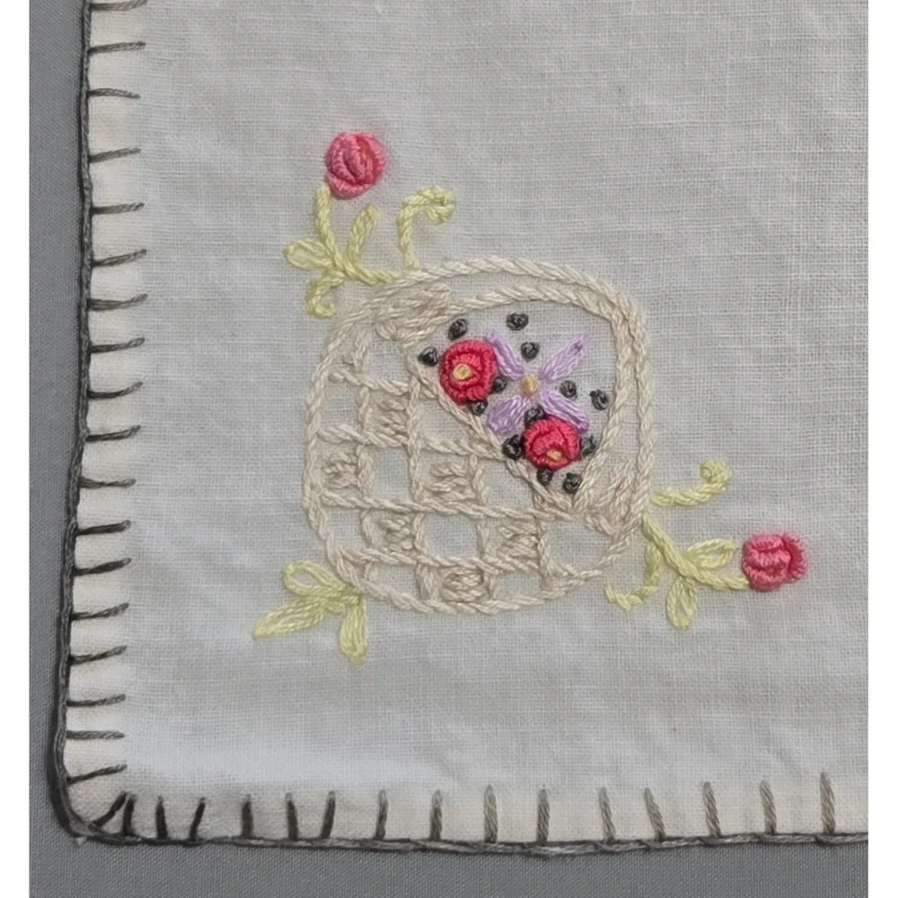 Vintage Hand Embroidered Floral Napkins Set of 4 White Pink Green 15.5